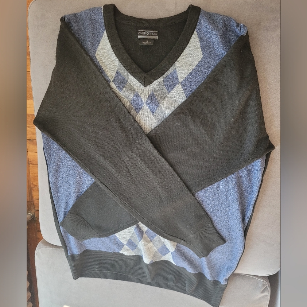 Sweater - Picture 3 of 4